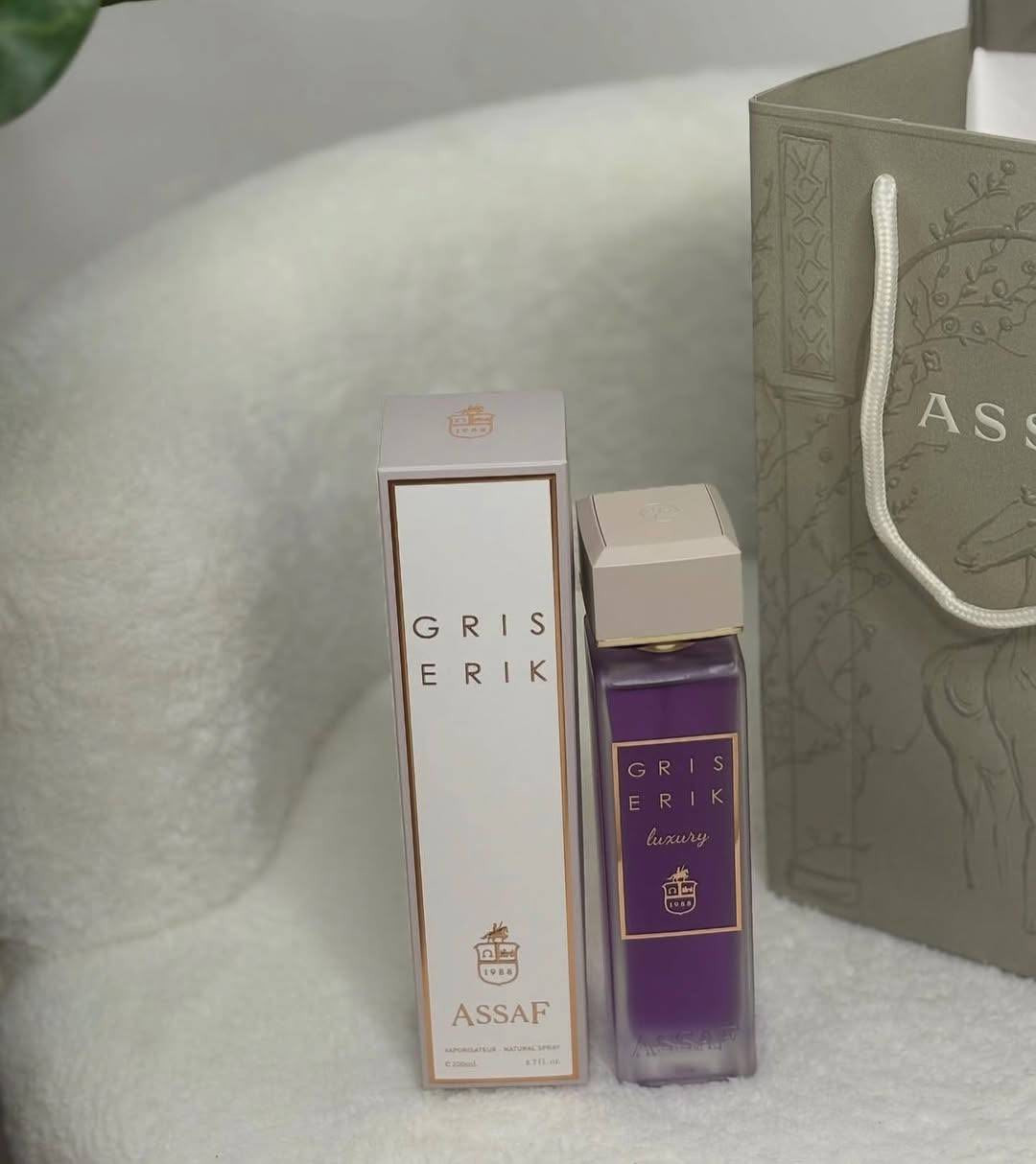 ✨ عطور عساف 200ml 🇸🇦… فخامة تدوم وتلفت الأنظار ✨

إذا تحب التميز وتريد عطر ثابت وفخم بسعر مناسب… عطور عساف هي اختيارك المثالي 😍🔥

👩🏻‍🦰👨🏻‍🦱 ٦ نكهات متنوعة للرجال والنساء
روائح عالمية مستوحاة من أشهر العطور وبثبات عالي يخليك مميز طول اليوم 💯

🤍 فرانكل سلفر
انتعاش حمضي فاخر مع لمسة شاي أخضر وقاعدة خشبية كريمية تعطيك إحساس نظافة وأناقة 😍

💚 نوبل
أنوثة دافئة من الورد والياسمين والفانيليا… عطر ناعم وجذاب يخطف القلوب 💖

🎀 بنك ليدي
تركيبة زهرية راقية بلمسة فانيليا وباتشولي… نعومة وأنوثة ما تقاوم 🌸

🖤 فرانكل انفنتوس
عطر رجولي قوي ومميز بنفحات حمضية وأخشاب فخمة… حضور وهيبة 🔥

💙 فرانكل اماجنشن
انتعاش مائي عصري مع لمسات عنبر وياسمين… نظافة وأناقة يومية 💎

💜 كريس
مزيج كلاسيكي فاخر من الورد والياسمين والأخشاب… رقي يدوم ✨

🔥 ثبات عالي + حجم كبير 200ml + سعر ينافس بقوة 🔥
اختار عطرك وخلي بصمتك تنحفر بكل مكان 😎

⸻

#عطور_عساف
#عطور_فخمة
#بدائل_عطور
#عطور_رجالية_ونسائية
#ثبات_عالي


**إذا كنت صاحب هذا الإعلان وتريد حذفه لأي سبب، رجاءا أرسل رسالة إلى الدعم الفني**