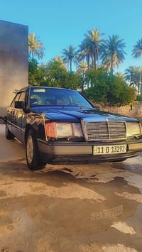 سياره مارسدس للبيع  رقم بغداد كما موضح بالصور السعر ٥٧$ او بي مجال اخو...