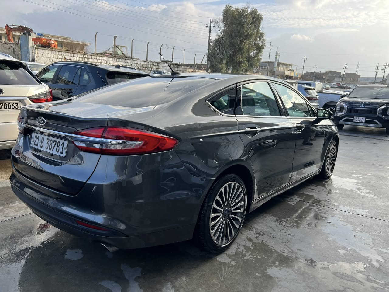 السلام عليك  فورد فيوجن ٢٠١٨ كلين تايتل
مواسفات SE محرك ٢.٥ بدون توربو
سيارة كفالة عامة من بجم  و كير و محرك
تايرات ويل تيتانيوم جديد
سعر ١٣٨ ورقة و مجال
***********
مكان سيارة السليمانية
