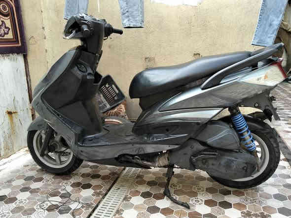 سلام عليكم ورحمة الله وبركاته 
سكنس ياباني نوزل فحل للبيع الدراجه كلهه شغاله مانقص برغي
مكينه شرط مامفتوح بيهه اي شي 
مكاني ذي قار مركز 
السعر مليون و100
واتساب ***********
