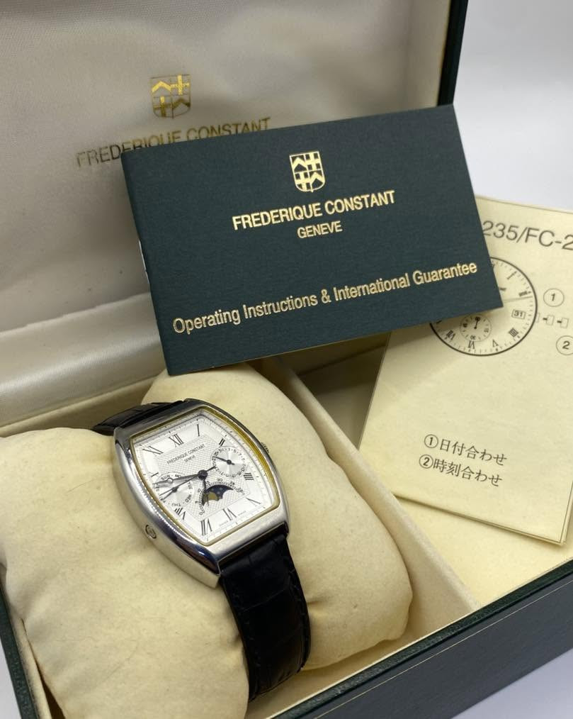 ‏Frederique Constant Geneve
كاملة المُرفقات 
رجالي 
سنتر للتاريخ و ايام الاسبوع و الدورة القمرية للشهر كاملًا 
ابعاد الساعة ٣٠*٣٧ 
اساسية بالكامل 
نظافة جيدة


**إذا كنت صاحب هذا الإعلان وتريد حذفه لأي سبب، رجاءا أرسل رسالة إلى الدعم الفني**