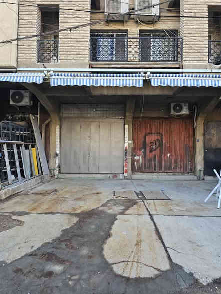 السلام عليكم محلين للايجار البتاويين قرب بلدية الكرادة السعر مليون دينار شهريا للتواصل مع صاحب البنايه مباشر ***********
