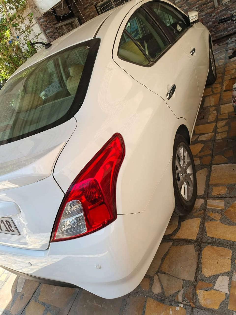 السلام عليكم نيسان سني ٢٠٢٥ مصري
سياره ماشيه ٢١ الف 
نضيفة جدا رقم اربيل بأسمي 
جام كهرباء 
اشاير مري 
منضومه زنون كامله 
رايدهة ١٢٣ ورقة 
مكاني بغداد الحريه 
***********
