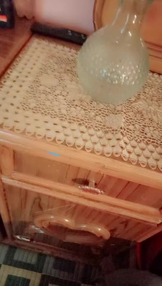 جربايه وميز تواليت  تفصال تسكام درجة اولى ضخمات مكان نجف سعر ٣٧٥ وبيه مجال ***********
