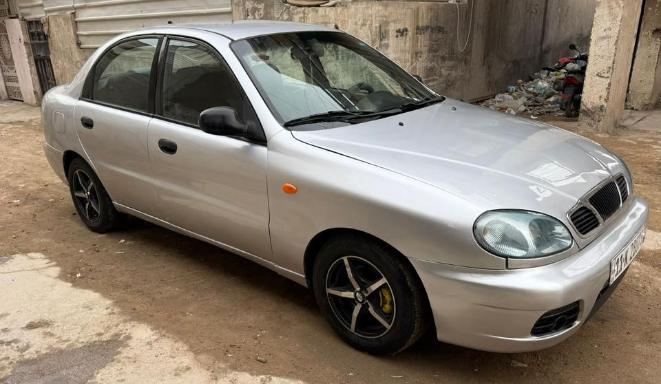 دايو لانوس كوري 2000
محرك1800كير اوتوماتيك
صدر جديد تخم تاير ويل كب
غرفه ع وضع شركه بدون اخياس
سياره جاهزه سعر44وبيهامجال 
عنواني بغداد الدوره رقمي
***********
