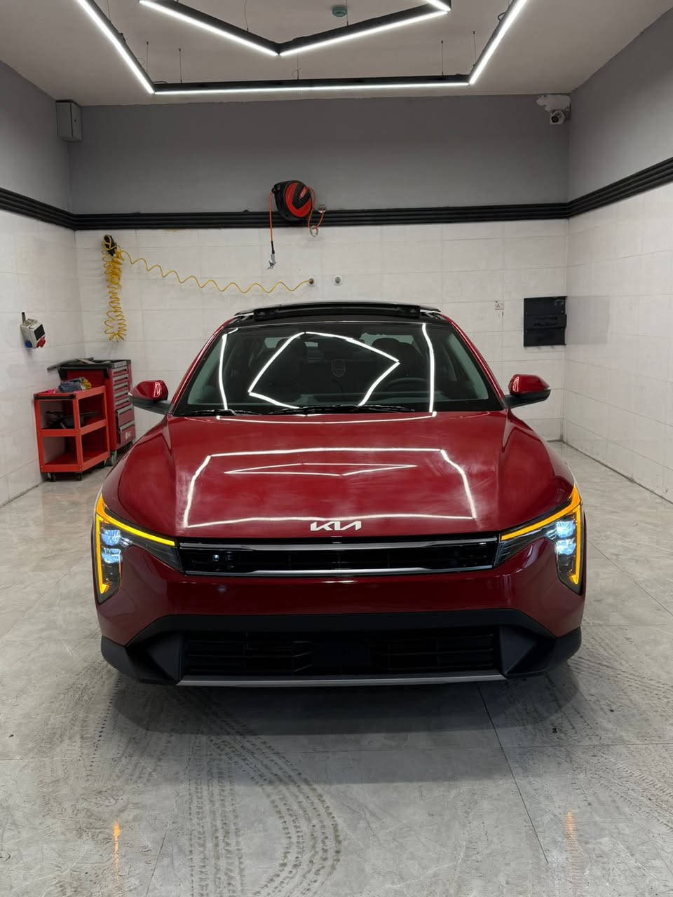 🔥 كيا K4 موديل 2025 – فئة GT-Line 🔥السعر مناسب جداً
⚡️175 $ وبيها مجال 
ماشيه 900 ميل يعني زيرو 
محرك 2.0 لتر 4 سلندر  دوش
واستهلاك اقتصادي  
نظام GT-Line بلمسات رياضية مميزة داخل وخارج  

شاشة مزدوجة كبيرة (عداد + ترفيه)  
كاميرا خلفية + حساسات  
شحن لاسلكي + تشغيل بصمة  
بانوراما  + إضاءة داخلية مميزة  

نظام أمان متطور:  
تحذير مغادرة المسار + مثبت سرعة ذكي  
الصبغ بونيد وشبر جاملغ تعديل فقط بدون دواخل حادث جداً خفيف
السياره بدون رقم تترقم جميع محافظات كردستان 
المكان اربيل 📍
للتواصل ☎️ 
***********
