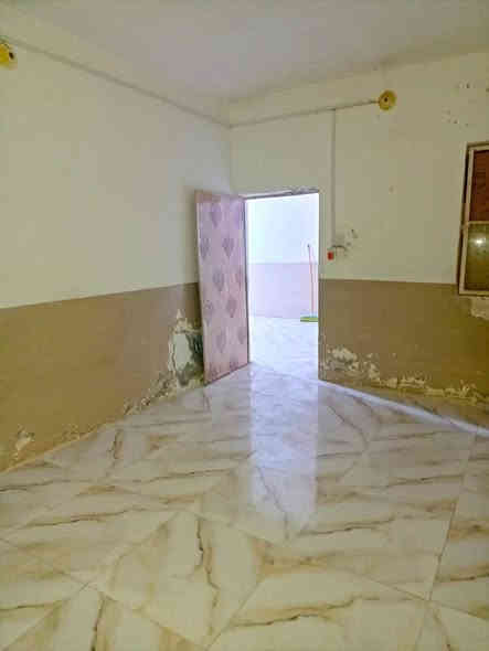 بيت للايجار حي ميسان شارع عوده مقابل حاجه الف مساحه 100متر مربع يحتوي على غرفه وصاله واستقبال ومطبخ وصحيات سعر الايجار الشهري 300الف كل شهر بشهره 

للاستفسار والمعلومات الاتصال بنا *********** 
او مراجعه مكتب ألروان للوساطه العقاريه والمقاولات العامه 

عنوان المكتب حي ميسان ع الشريط قرب صيدليه الشراع 

عندك بيت عرصه للبيع راسلنه وات ساب
