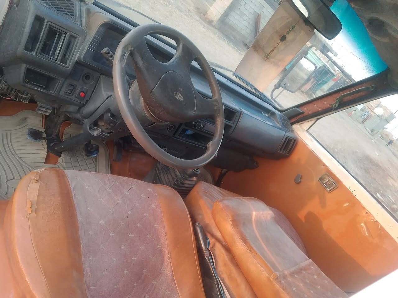 السلام عليكم كيا بنكو موديل 96مكان قرب بسمايه السعر المطلوب 54وبيها مجال رقم نكليزي تحويل ثاني يوم للاستفسار الاتصال على الرقم  *********** غير متواجد على الفيس
