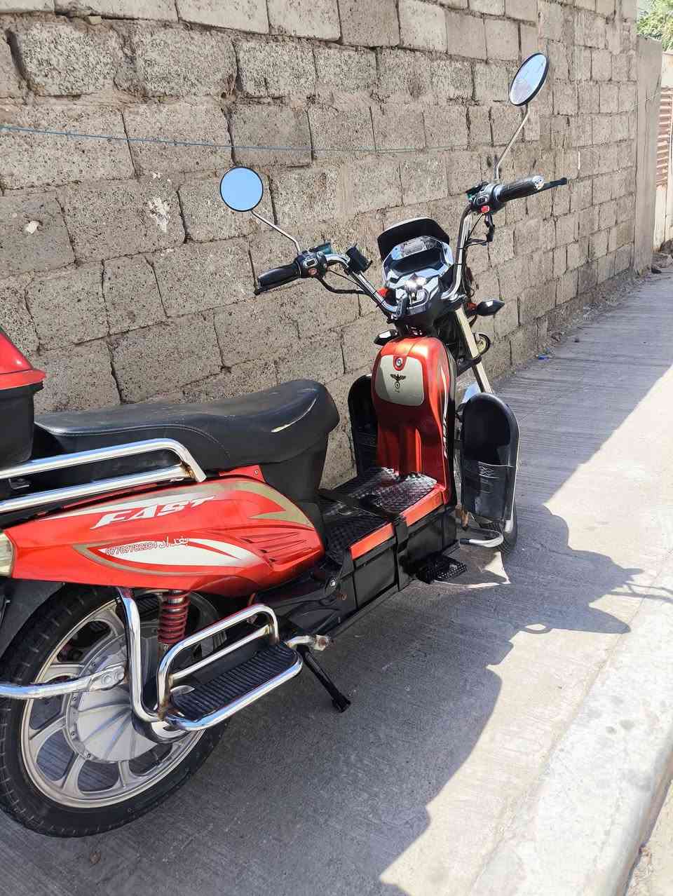 هارلي لبيع موديل 23
بطاريات يقرن عشره 
نضام سويج +بصمه تشغيل عن بعد
بصمتين وسويجين 
ماطور نظيف
كهربائيات كلها شغاله 
أي نقص مابيه نضافه فول 
واين متريد افحص 
دبل اشاره/نضام ار رجوع للخلف 
4سرع+مثبت سرعه
دبل اشاره /يمين يسار 
سعر 400 بيه مجال 
***********
+9647827587898
