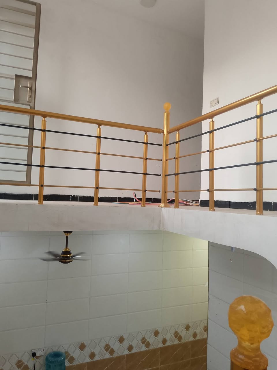🏠 دار للبيع 
📍 الكاظمية الثانية الطي 
📍 نزال سليم بدايه النزال فرع الثالث 
📐 المساحة:65م
🛏️ صحيات وداخلية فوك وجوه صالة مطبخ حار وبارد هول منور  كبير بيت 🏠 جديد 
🛏️ الطابق الاول غرف نوم 🛌 ومطبخ وصاله وخدمات
طابق ونص
✨دار جديد وموقع ممتاز  👌  بناء 🚧 رفت 
📞 للاستفسار والمراسلة ‭***********
