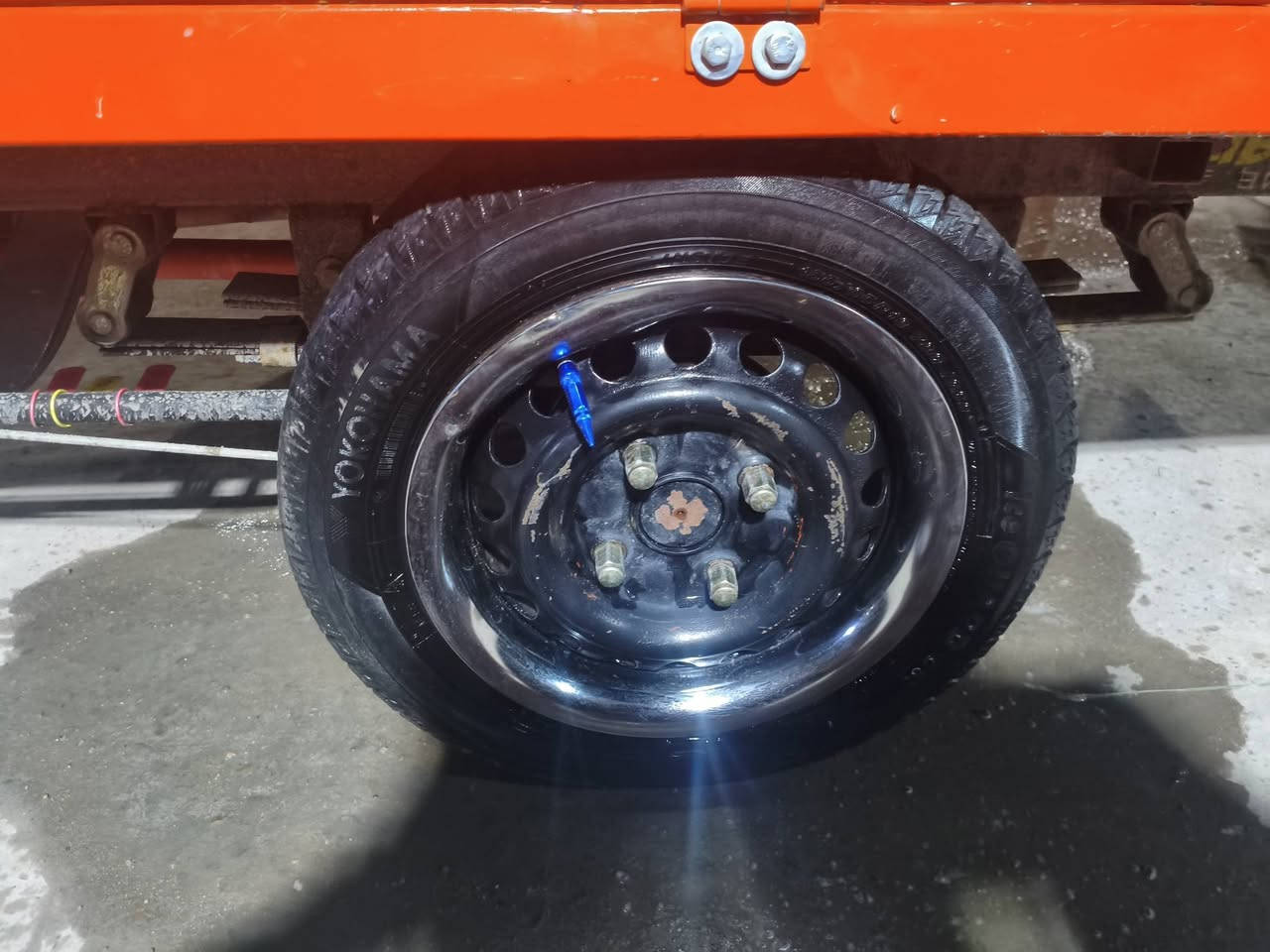 زوج تايرات لبيع ***********
