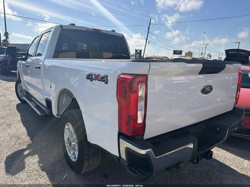 2025 FORD F-250 XLT
اللون/ابيض
/عداد المسافة 15,852 mi
المحرك  6.7L V-8  
القيادة :تعمل وتسير
 المفتاح  :  موجود 
الحادث : كما موضح في الصور
تاريخ المزاد :17/2/2025الساعة 4:30م
شراء و شحن السيارات من  المزادات الامريكية و الكندية الى العراق و الاردن و الامارات بأنسب الاسعار و اسرع الاوقات  كما توفر لكم الشركة في مقرها بالاردن صيانة السيارات باسعار مناسبة  ثم شحنها وتخليصها  الى كافة المحافظات االعراقية وكردستان  ومع ضمان لكم سرعة الانجاز بالطرق  القانونية وبناقلات عراقية كما توفر لكم الشركة خدمة بيع سياراتكم في معرضها الكاىن بالزرقاء بالمنطقة الحرة لمن يرغب  بدلك لمزيد من المعلومات يرجى زيارة مكتبنا الكائن في بغداد -صليخ_شارع ل٦٠٠/شارع التفاحه / (مكتب الرحمن )  او الاتصال على الرقم 
 ***********
ومقرنا بالاردن -المنطقة الزرقاء المنطقة الحره/شارع ١٧ (شركة قمر المدينه)
عمان: 009647708710458
