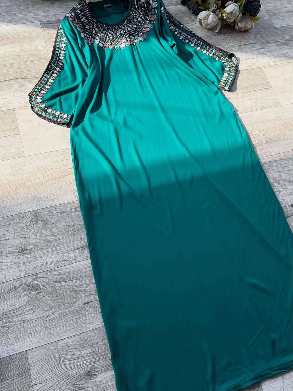 بنااات الموديل اليوم يختلف يجنن حرفيااا 🥹🦋🌺
كوزمتك فيولا.. الأناقة والراحة تبدأ من بيتكِ! ✨
#وووووصل_الخليجي_يابة
#السسسسسسعر_صااااااااااااارت_قطعة_13ألاف 
#القياسات_L_xl_xxl
الخامه كشمير مطاط تطريز درجه اولى
التوصيل الفين دينار داخل قضاء المسيب
التوصيل محافظات 6ألاف


**إذا كنت صاحب هذا الإعلان وتريد حذفه لأي سبب، رجاءا أرسل رسالة إلى الدعم الفني**