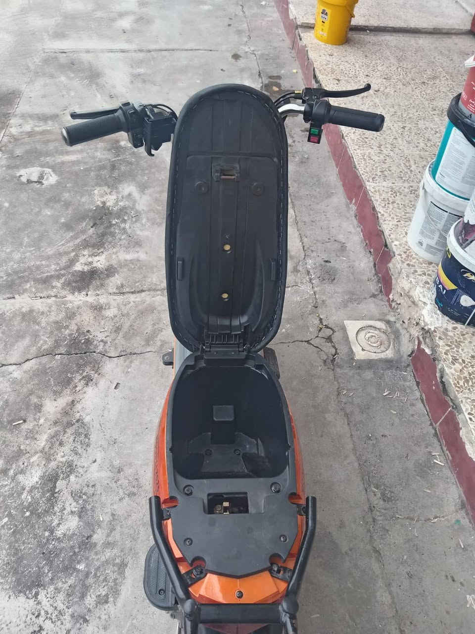 السلام عليكم 
ماطور شحن للبيع نوع كوريا MR
مستخدم شهر واحد فقط شرط بطاريات على فحص 
مواصفاتها VIP
مثبت سرعه 
كشن جنطه خزن 
ثلاثة انضمة تشغيل 
كرت بصمه سويج 
وباقي الموصفات 
ماطور نضيف معنه الكلمه تجي وتشوف بعينك 
السعر 330وبي مجال عنون موصل حي الرفاعي 
استفسار اتصال على رقم ***********
او مراسلة الصفحه
