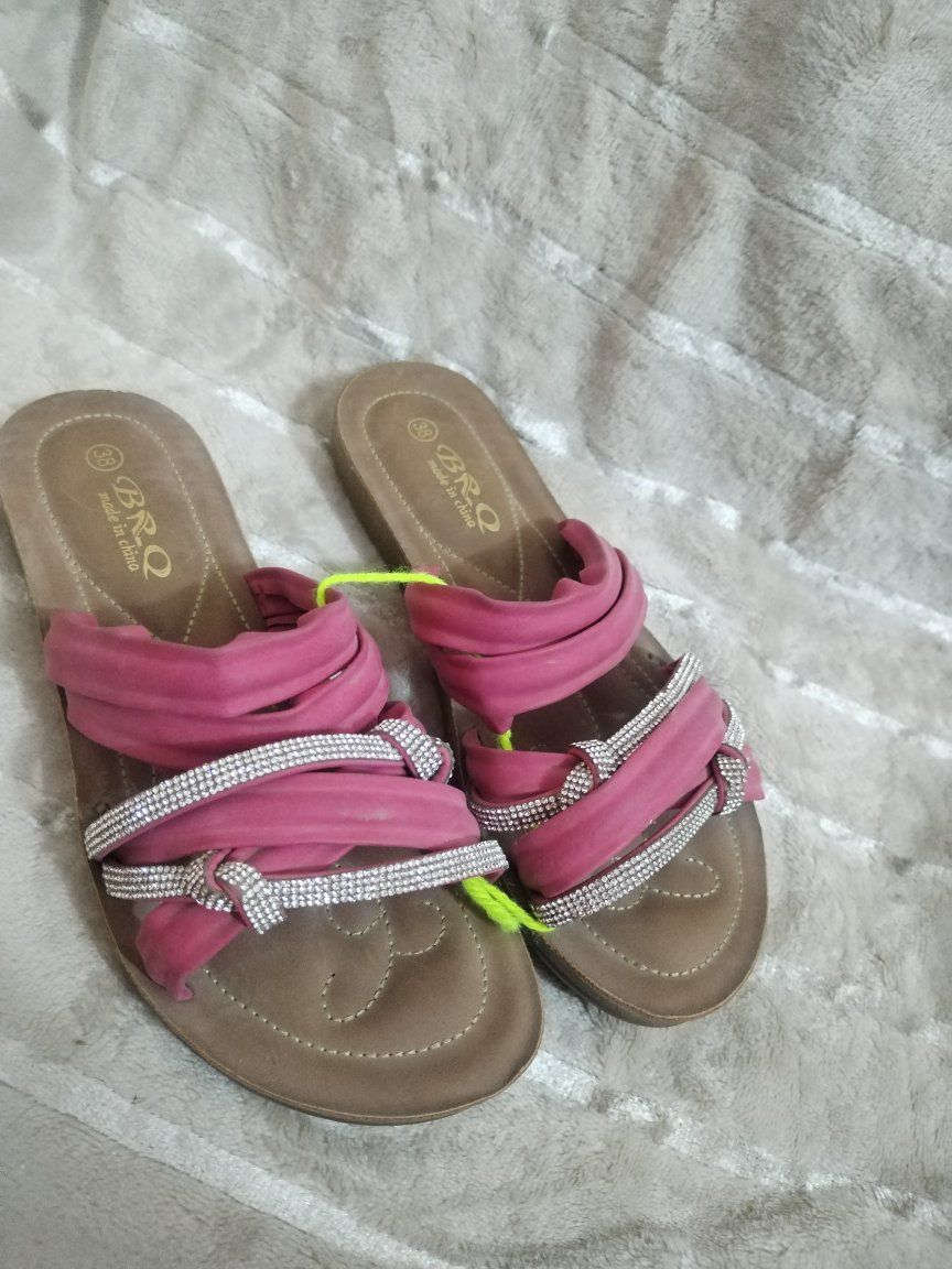 غراض بسعر مناسب الأسعار خاص


**إذا كنت صاحب هذا الإعلان وتريد حذفه لأي سبب، رجاءا أرسل رسالة إلى الدعم الفني**