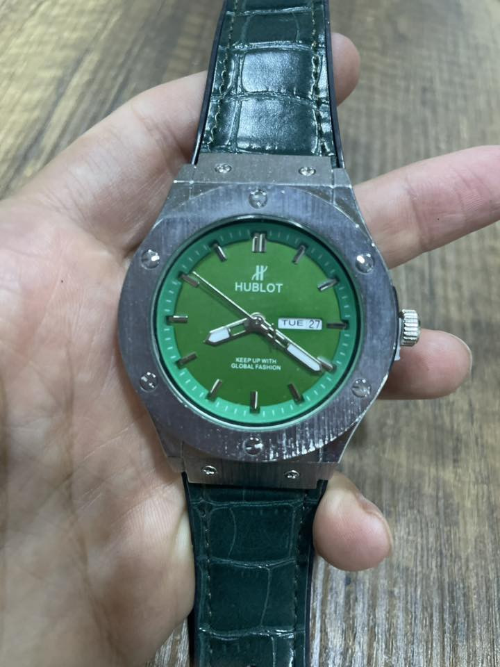 ساعة HUBLOT اصلي للبيع سعره 35,000


**إذا كنت صاحب هذا الإعلان وتريد حذفه لأي سبب، رجاءا أرسل رسالة إلى الدعم الفني**