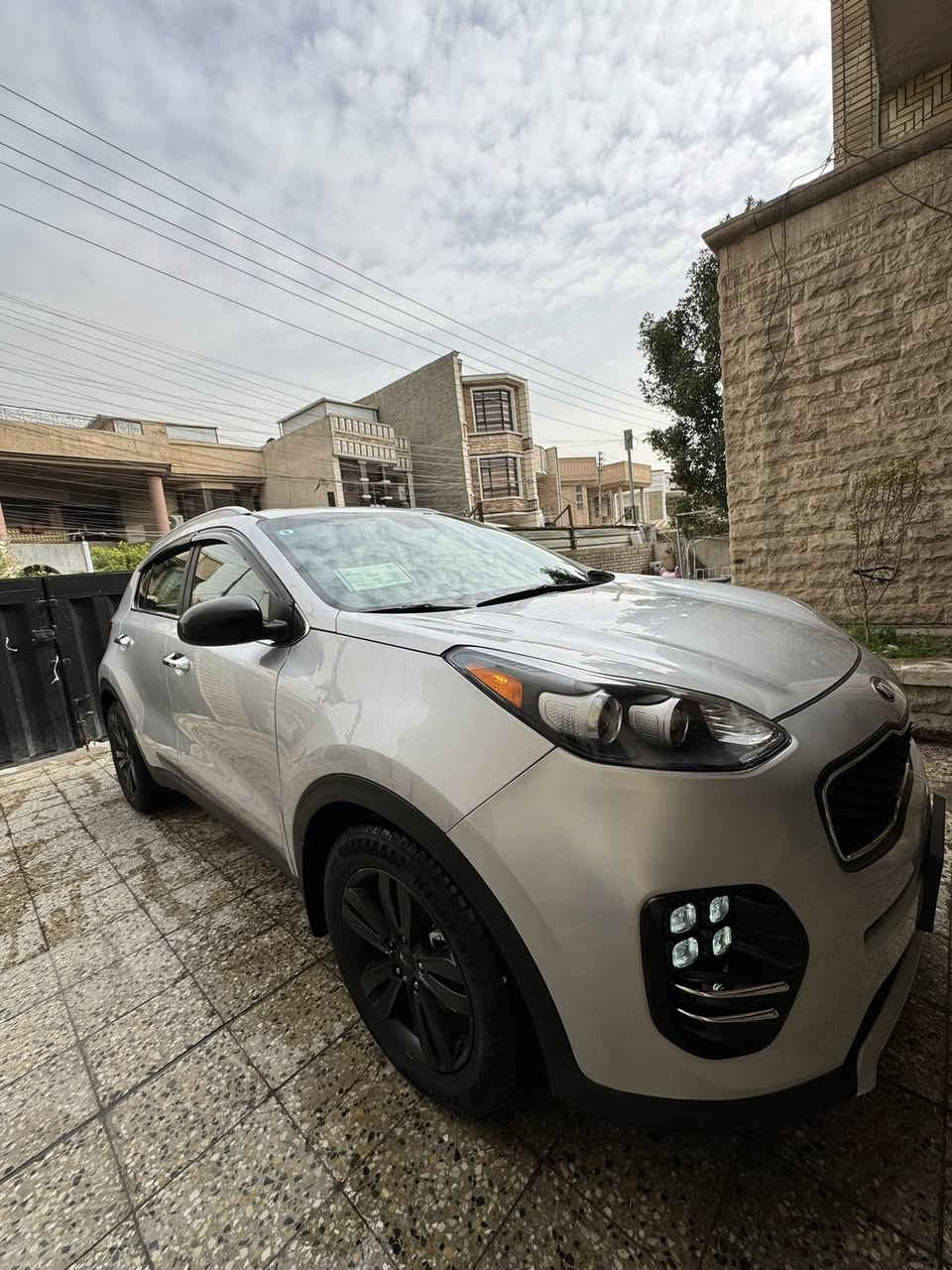 كيا سبورنج وارد امريكي 
موديل ٢٠١٩  باسمي 
محرك ٤ سلندر GDI شركة جديد 
كير كفالة..
كفالة عامة من صبغ أو تبديل 
المواصفات …
.شاشة 
تحكم ستيرن
تبريد قطعتين 

‼️‼️ملاحظة السيارة دخلت كلين 
رقم الشاصي 
(kNDPM3AC8K7593484)

المسافة المقطوعة 64ميل فقط 
فيها تكحيل بمكانات  كما موضح في السونار 
السيارة أجمل من الصور 
استعمال شخصي 
صدر تخم تاير جديد شركة 
داخل جلد . لونين 
السعر / 166 ورقة مجالها قليل 
بغداد/ الغزالية

هاتف 📞 
***********
***********
