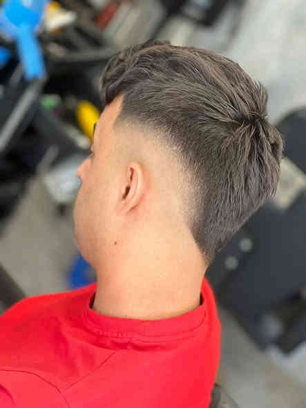 الكوافير محمد ميران ✌🏻❤️
بسمايه داخل محطه المنتظر 
متواجد من الساعه٨صباحاً الي الساعه ٧مساءً
***********📞

محطه المنتظر
