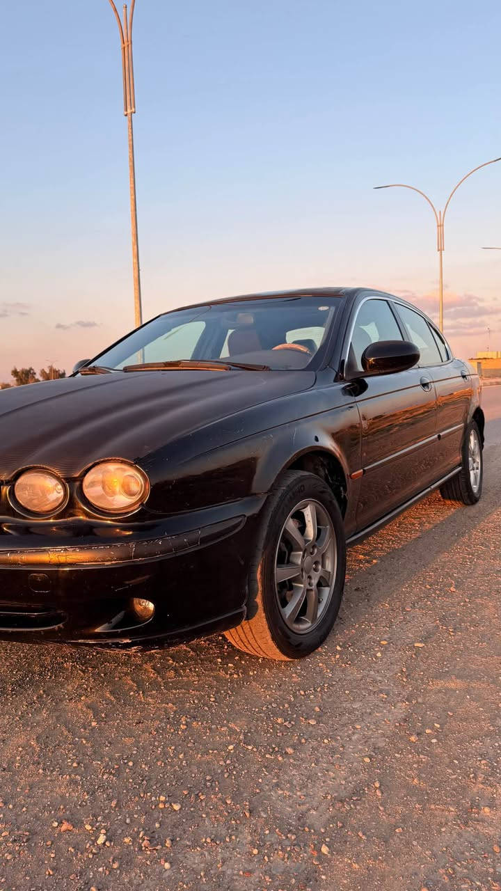 جاكوار  2004 sport X-type بلد المنشأ: بريطانيا محرك 3000.  6 سلندر 
سياره كير أوتوماتيك وعادي لون : اسود غرفة جديده كشنات كهرباء جلد السياره فتحه بالسقف  سياره فخمه ومواصفاتها ممتازه  
تبريد وتدفئه ويل كروم اطارات جيده جدا
رقم دولي لل٣٠ سياره ب اسمي 
السعر المطلوب 60 ورقه للاستفسار 
ترهم مراوس. او مقدمه وبلشهر 
الاتصال على الرقم *********** تكريت, صلاح الدين
