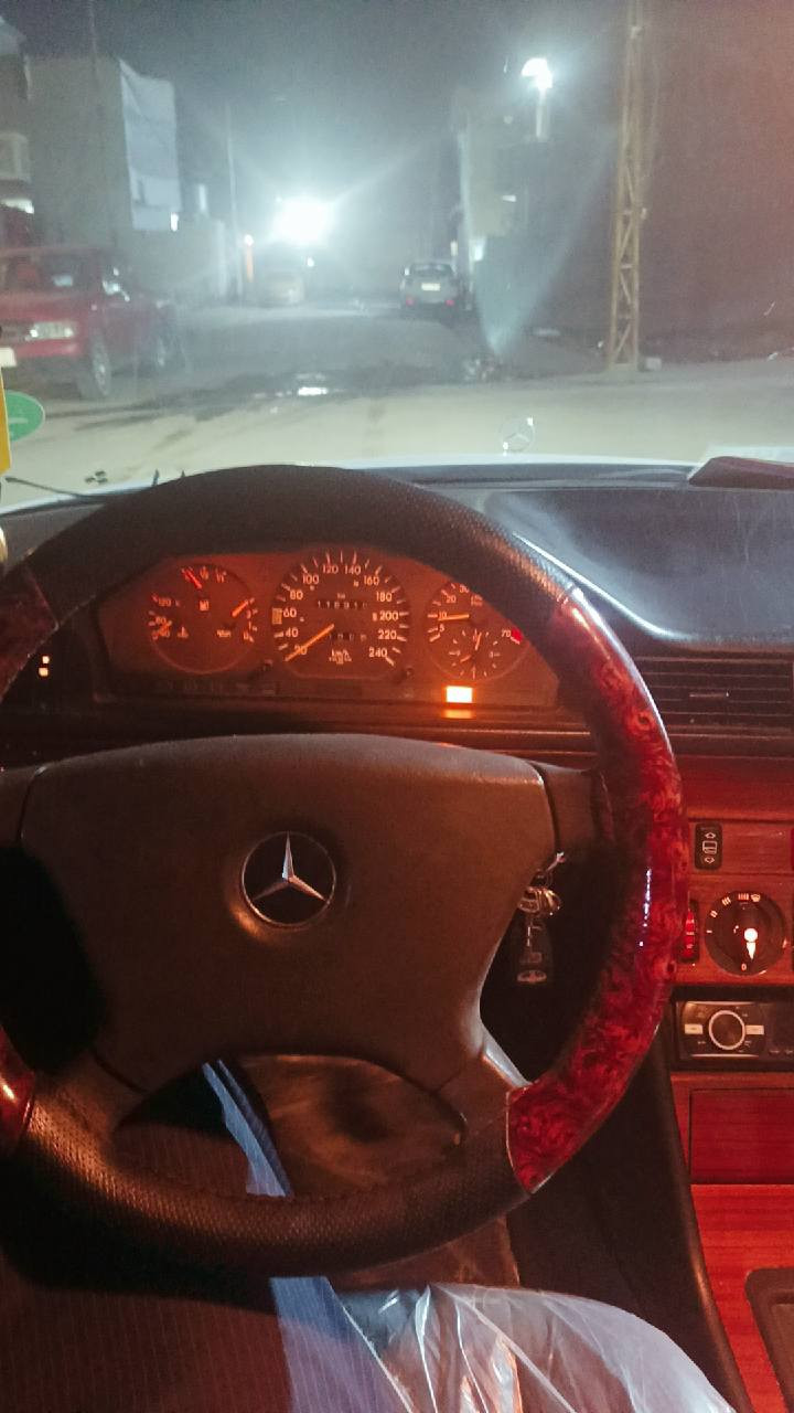 مارسيدس دب حجم 3000موديل 88 محدث 92 كير ومحرك بطه 3000 تبريد ثلج غرفتها جديد  صبغ للجماليه بدون ضرر بدون خياس قواعد دبلات سليمه سياره جاهزه رقم اربيل دولي سنويه هزه ليغايه2029 بطاقه بنزين هم بيهه بسمي شرط تحويل سعر68بي مجال مكاني كركوك رقم ***********
