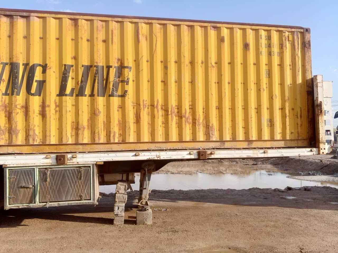 السلام عليكم عربانه 4,دناكير جوبلس دناكير 16 مربع شاصي الماني بيه باج صفحه وحده مع حاويه 12 متر مفتوحه مكان بصره العربانه مع الحاويه سعر 75 بيه مجال بسيط ***********
