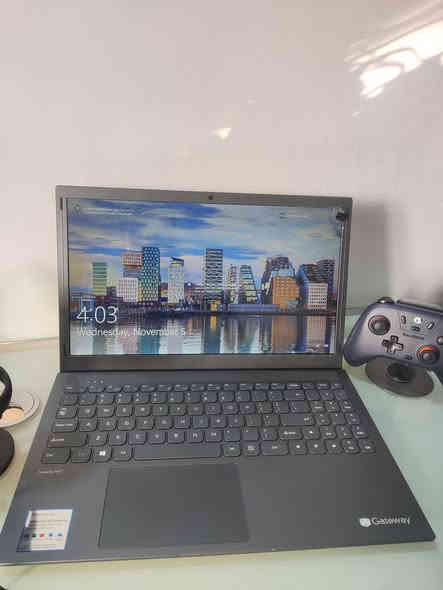 لابتوب طلعلي بالامزون جيل حديث سوبر سلم🔥 💯
ماعرف سعرها قيموها وبالعافية عليكم 
توصيل جميع المحافظات متوفر 
وياه كارتونه وسماعات كيمنك ولاسق كيبورد 
*********** واتساب✅
