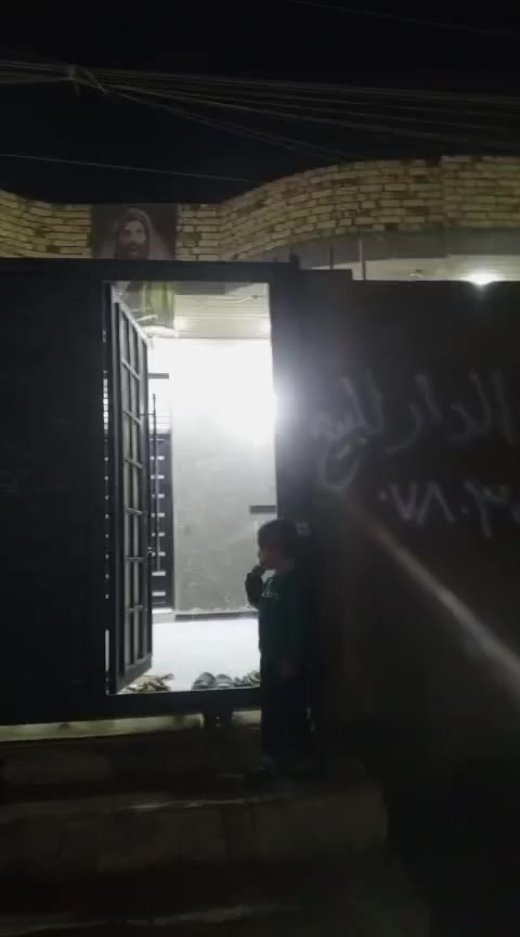 🏡 بيت زراعي للبيع – حي الحسين / شارع تاج للبنان 
📏 المساحة: 300متر

🧱 نوع البناء:

 • بناء درجة أولى طابوق

 • رباطات فوق الشبابيك (بناء مضبوط وقوي)

🛏 محتويات البيت:

 • 3غراف

 • صالة 12طول وعراض 4ونص

 • مطبخ

 • ديوانية طوله 8وعراض 4ونص

 • صحيات

📞 للاستفسار والتواصل خاص هذا رقم ***********
