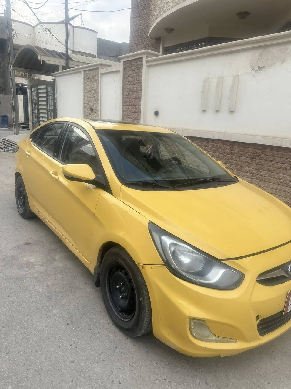 اكسنت موديل 2012 خليجي محرك دوش1600 المرغوب محرك و كير مكفولات حدادية و تخم تايرات جدد فتحة سقف و اشارة بالمري و شاشة و كامره و لايت زنون بيها الجاملغ الخلفي مبدل  السعر 76 و بيها مجال ***********
