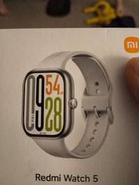 ساعة ريدمي وتش 5 نضافة 99 بالمية استعمال قليل مع كافة الملحقات السعر 7...