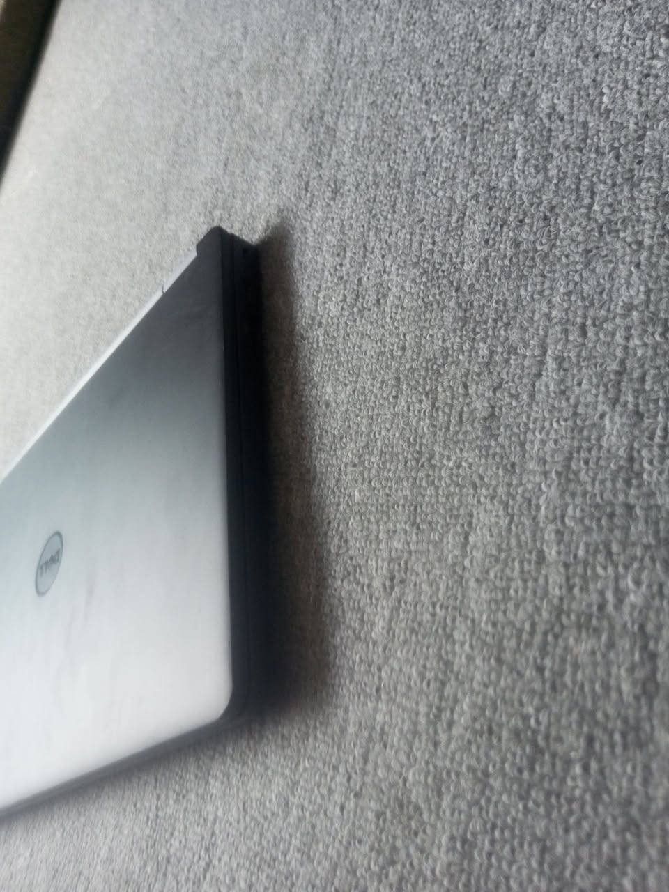 السلام عليكم
لابتوب للبيع جيل سابع 
مشغل عليها  لعبة جي تي 5

كارت شاشه 4
رام 8
هارد ssd128
منفذ hdmi 

سعر275
نضيفه حيل استخدام قليل.
***********
