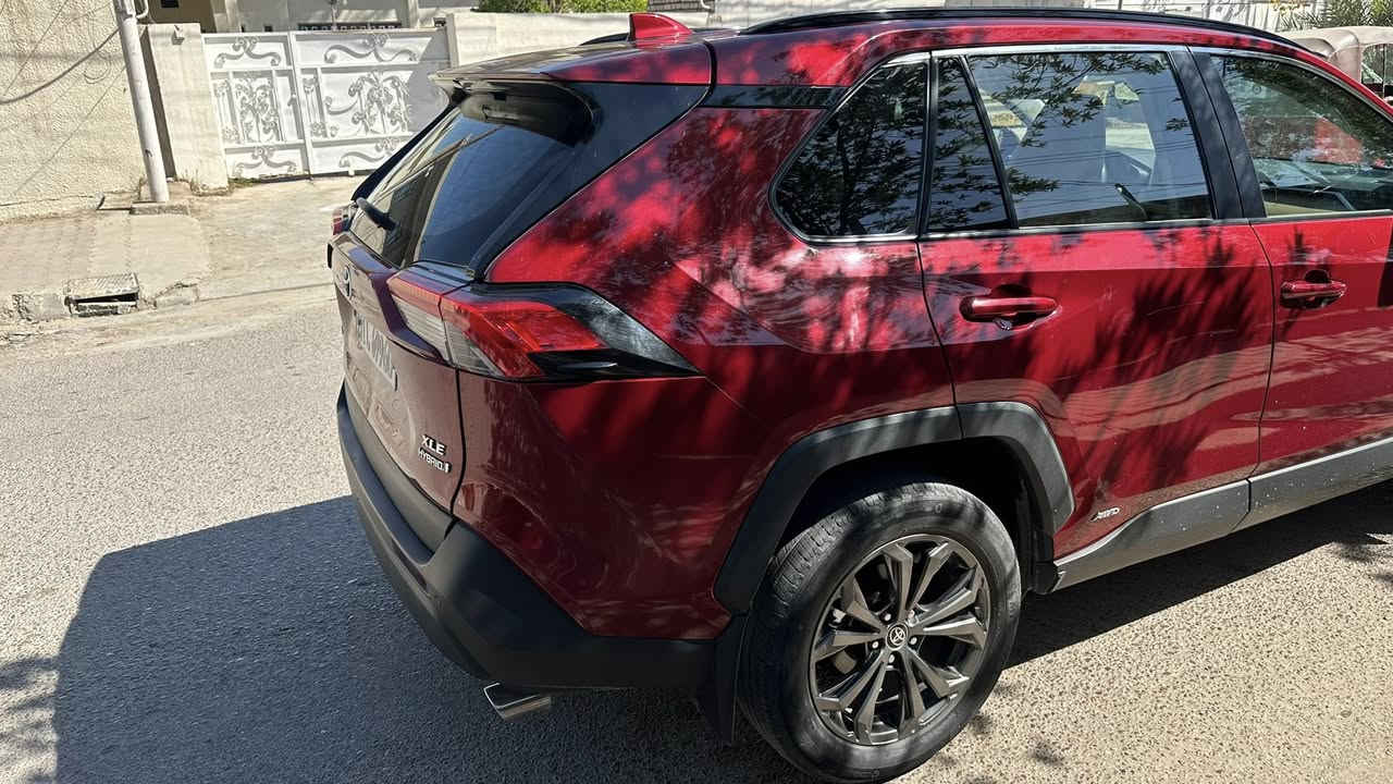 راف فور هايبرد ٢٢ xle بريميوم

فتحة سقف 
كشن كهربائي خزن ميموري
ويل مميز
داخل تو كلر بيج واسود
خارج ماروني 
ماشيه ٥٠
***********
