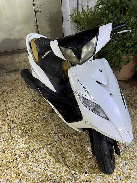 السلام عليكم دراجة ثعلب مكفولة من كلشي محرك وكهربائيات نكرة سلف شلعة ومعدل خير من الله عليهة كلج امامي جديد وزوج تايرات جدد  رايدهة ب750 وبيها مجال حك الجية مكاني بغداد الحرية متوفر واتساب ورقم ***********
