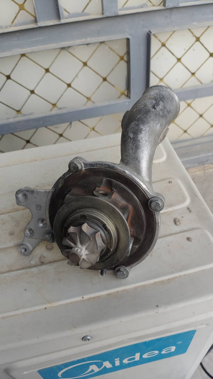 للبيع 📢📢📢📢
(تيربو)  اصلي⚙️ من تصنيع شركة Borg warner الشهيرة عالماياً ومصنوع في كوريا يستخدم لسيارات التوسان والكيا سبورتج من موديل 2015_2020  (للعلم التيربو غير مستعمل فقط متروك )للي يفيده يراسل الصفحة او الاتصال على الرقم ***********
