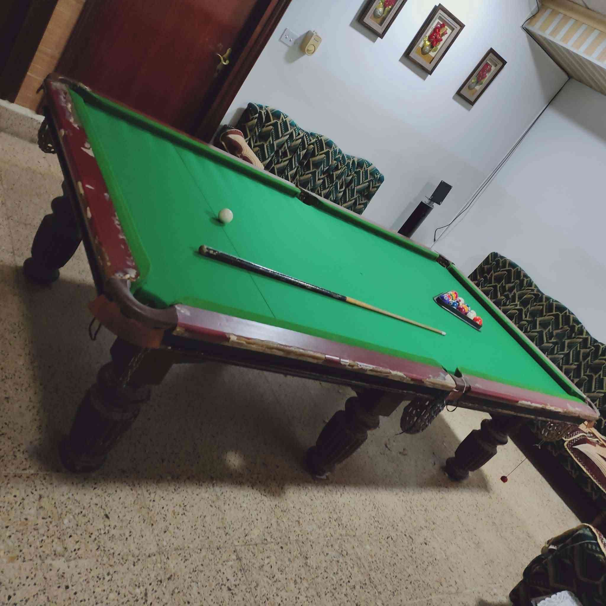ميز بليارد نظيف وكرات أصلية السعر ٣٥٠  الف وبي مجال المكان موصل أيسر
هاتف *********** وتس اب  _ ***********
