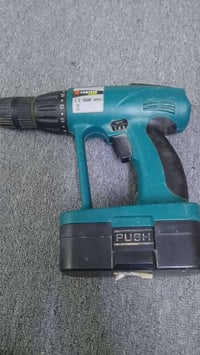 بطاريات • عدد ٢ • شاحنة