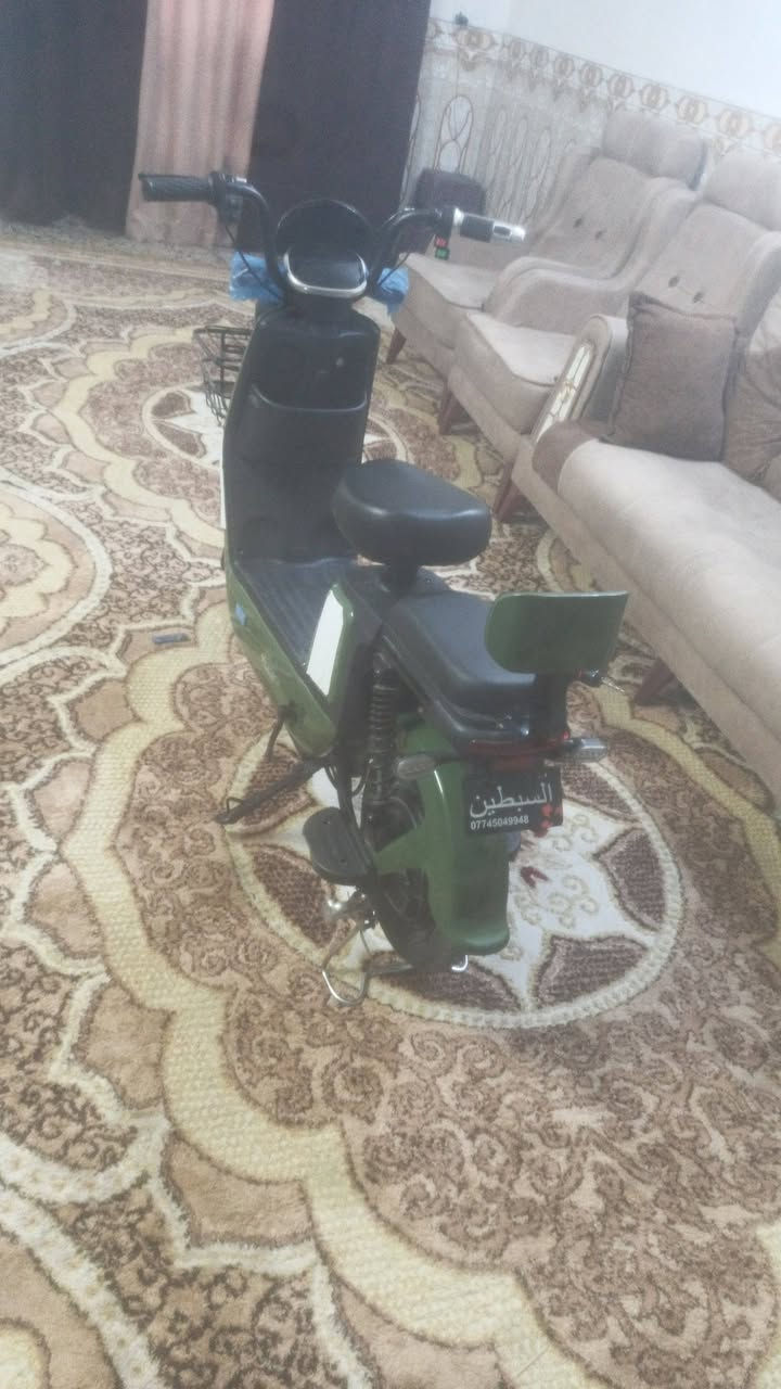 السلام عليكم للبيع دراجة شحن جديدة مستعمله اقل اسبوع سعر 250 وبيها مجال مكان بغداد حي الشهداء البياع اتصل ع رقم ***********
