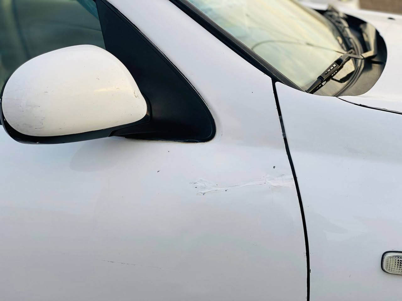 السلام عليكم بسعر مناسب جدا نيسان سني  ٢٠١٠ محرك اسود كير اوتوماتيك رقم انبار دولي تحويل مباشر بيه صبغ قطعتين وهلال الجاملغات الخلفيه السعر ٩٢ وبيه مجال للاستفسار الاتصال ***********
