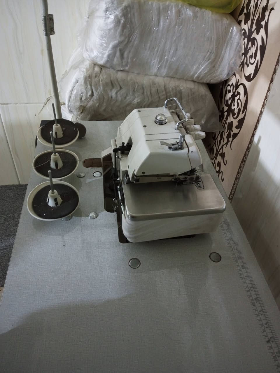 مكينه أوڤر 5خيوط صناعيه للبيع السعر  350 بيها مجال للشراي الاتصال ***********
