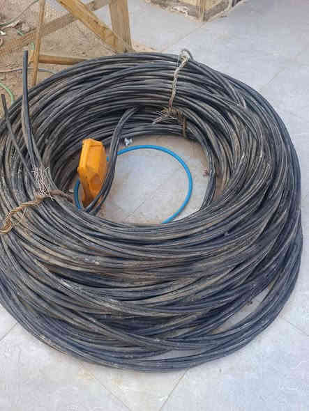 السلام عليكم 
عندي ضفيرة للبيع  150 متر أربع خطوط
الشراي يتصل ***********
