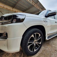 احبتي  لاندكروز 2021  GXR حجم المحرك 4000 cc 28 الف كم العداد السياره ...