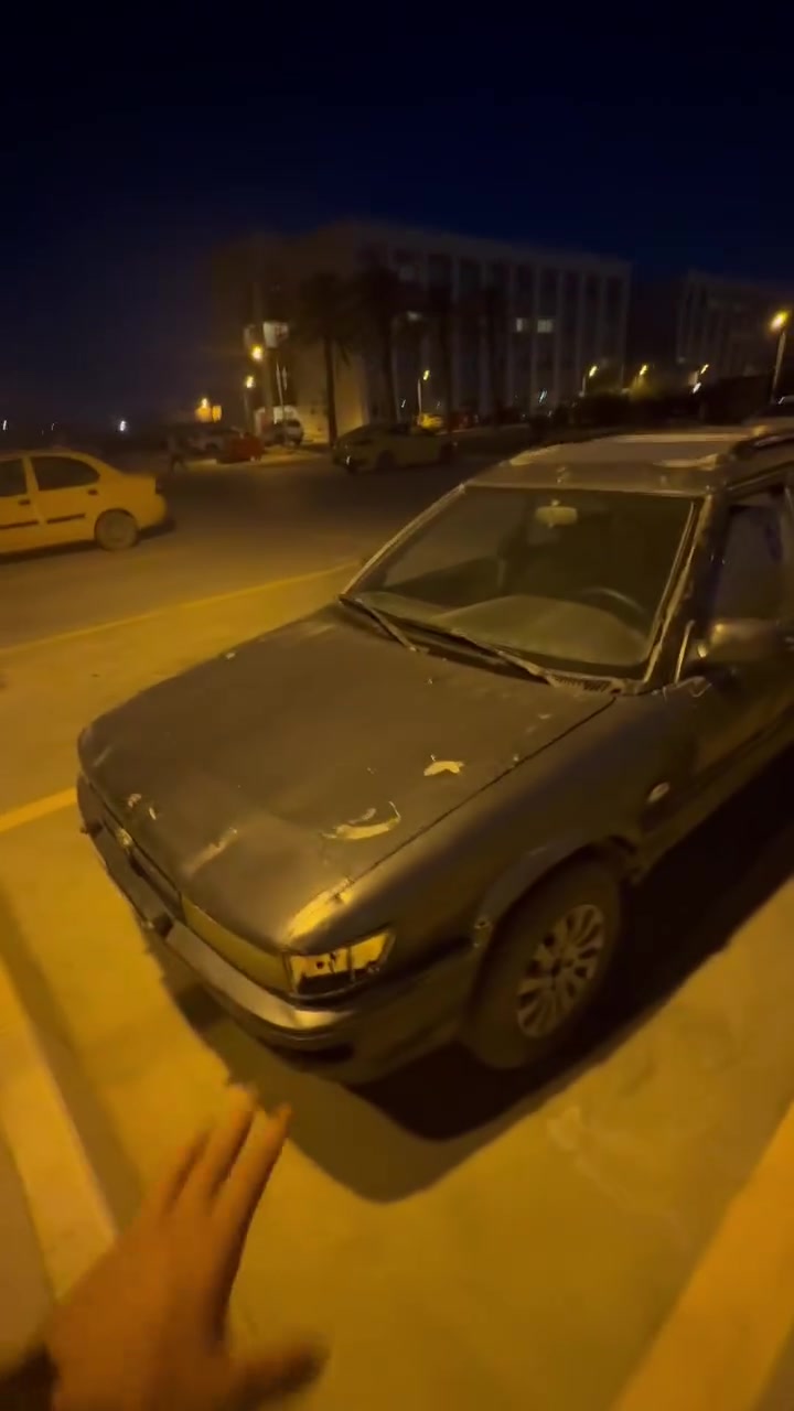 السلام عليكم سياره كورلا موديل 1993   ✅كير محرك بلادي خير من الله حداديه تخم تايرات نظيف رقم انكليزي جديد سنويه جديده لل2031 سعرها مناسب جداد جدا التواصل عالرقم ***********  مكان السياره كربلاء ⛎⛎☸️
