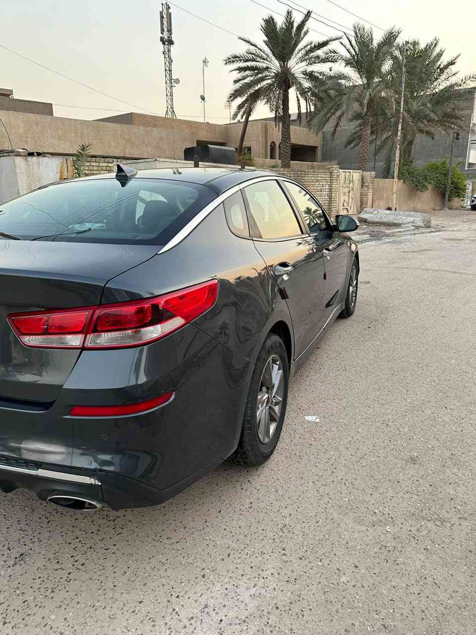 السلام عليكم
اوبتما 2020 

بيها جاملغ وباب ونص البنيد مصبوغ 

ايرباك ستيرن طاك 

ماشية 72ميل 

ويل كب 

حساسات 

كامرة 

شاشة 

تحكمات 

نقطة عمياء 

رادار توقف ذاتي 

محرك 2000gdi

رايدها 145وبيها مجال 

رقم بغداد - مكانها بغداد 

للاتصال ***********
