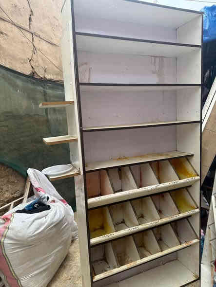 ‎لوكرات خشب تركي استخدام قليل جداً  السعر خاص رقم الموبايل ***********‎ السماوا
