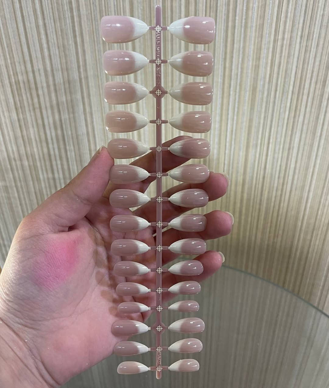 اظافر شي ان موديلات جديدة اظافر لحمية لوزي شريط يتكون من 30 اظفر + هدية ستيكر يكفي 24 اظفر 

سعر شريط 3

رابط الانستا https://instagram.com/store_janeet_shop

📩 للحجز راسلوا الصفحة 
🚚 التوصيل داخل السماوة الفين ، مناطق بعيدة والأقضية 3 
📦 توصيل لكل محافظات العراق : 3


**إذا كنت صاحب هذا الإعلان وتريد حذفه لأي سبب، رجاءا أرسل رسالة إلى الدعم الفني**