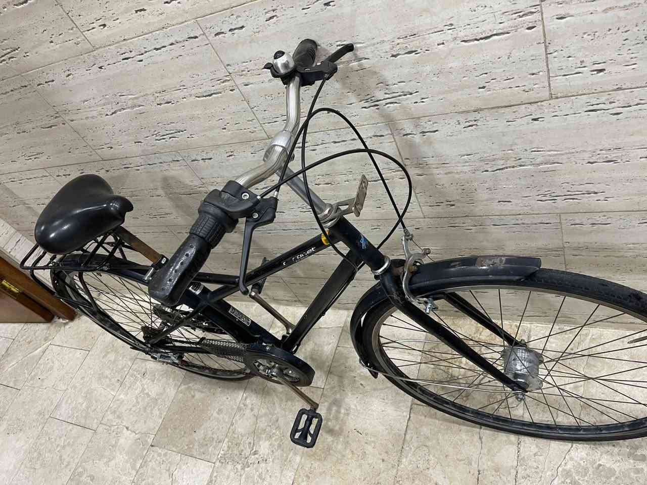 السلام عليكم
باسكل ترحال  للبيع اصلي ياباني ماركه كلش نضيف وكلشي شغال اي نقص مآبي  وغراضه كله الاصليه بريكات وديات سستم كامل شيمانو تايرات نضيفه سعره ب 130 وبي مجال مكاني بغداد حي جامعه ***********
