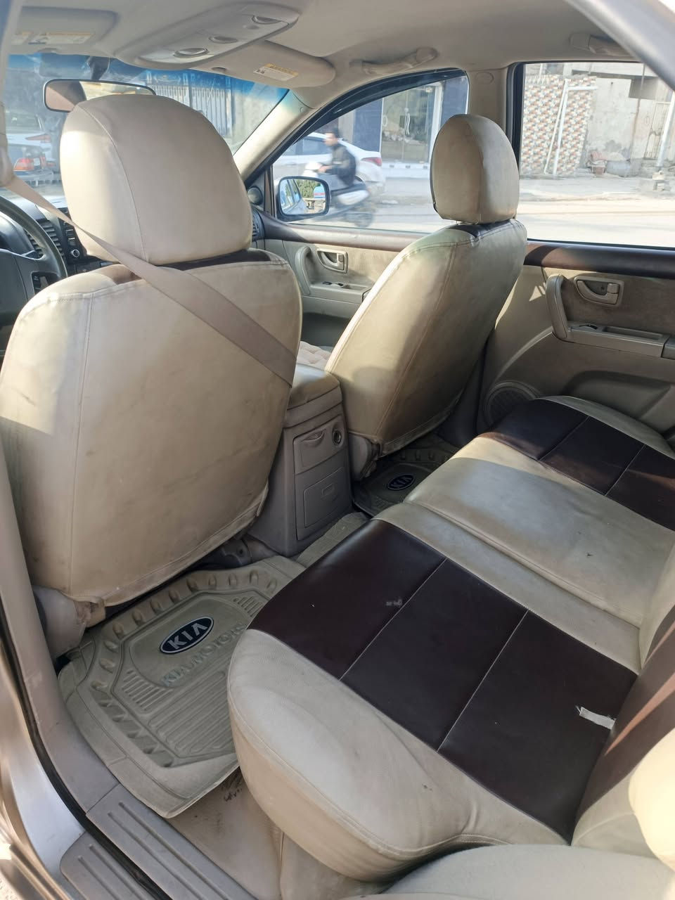 سورنتو ٢٠٠٧ وارد أمريكي 
٩٠ ورقه وبيها مجال 
الرقم للتواصل ***********
