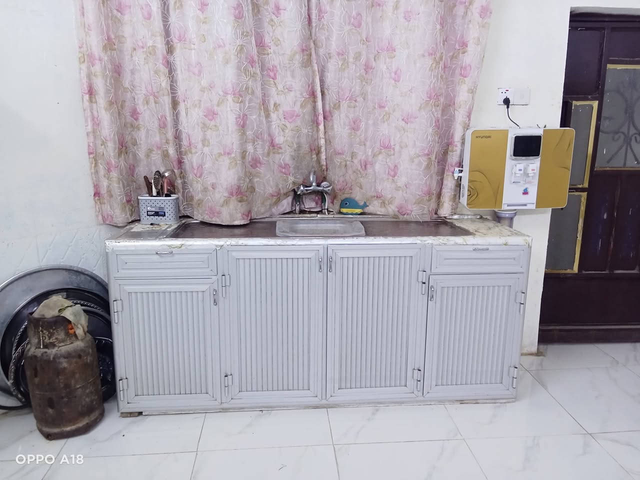 السلام عليكم اغراض بيت كامله لبيع مابيع مفرد ابيع الكل منو يعجبه ينطيني سعر كاونتر المنيوم تكمه قياس السنك مترين والكاونتر والملحق مالته مترين ونص وباقي الغراض كدام العين كلشي شغال وماعندي حاجه مصلحه سبب البيع لئن اريد اشيل مكاني رفاعي


**إذا كنت صاحب هذا الإعلان وتريد حذفه لأي سبب، رجاءا أرسل رسالة إلى الدعم الفني**