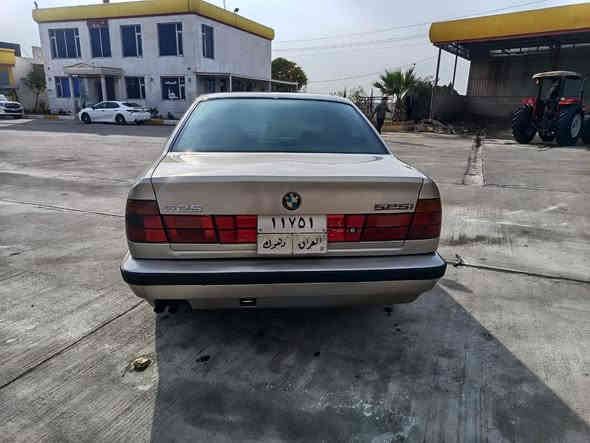 BMW 525. 1990. توماتيك. سعر 60 و مجال  رقم تلفون *********** واتساب
