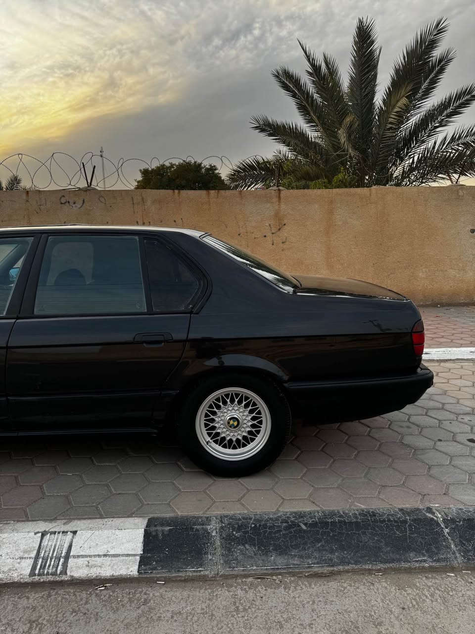 سلام عليكم اخوان. للبيع Bmw حجم 730   ، 6 سلندر رقم بغداد  موديل 93 اصل .السيارة نضيفة جداً  وجاهزه  مكينه گير أنضاف  ومكفولات صدر امامي خلفي ايضآ أنضاف كهربأياته شغالة وعلا بلاد مكفوله من لضرر صبغ جماليه فقط مواصفات فتحة ،دبل ايرباك ، سكليتر كهرباء ، تبريد قطعتين امامي خلفي شغال كشنات جلد دبل كمبيوتر دبل جكمجه دبل مروحه   جام كهربائي غرفه صاج   حساس خلفي بيع فقط السعر 55وبيه مجال بسيط لشراي
***********
*********** كربلاء, العراق
