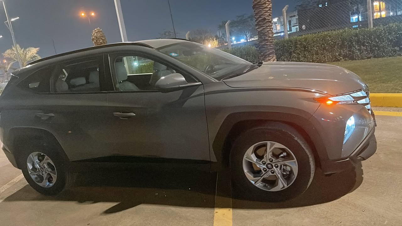 السلام عليكم 
للبيع فقط 
هونداي توسان موديل 24 رقم بغداد 

ماشيه 20 الف ميل  
بصمه 
تشغيل عن بعد 
رادار امامي خلفي جوانب 
شحن وايرلس موبايل 
اربع انظمة قياده 
وباقي المواصفات المعروفه 
***********
السعر 205
